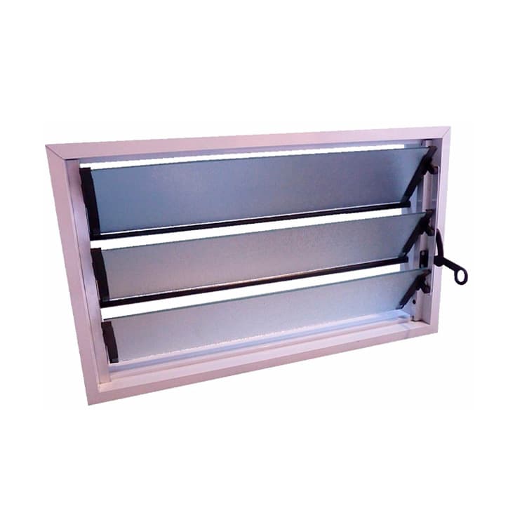 Ventana de baño con reja